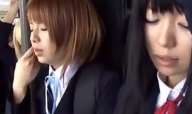 女子高生大型バス日本の長官2