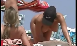 Nude beach voyeur glaze with sexy babes