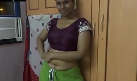 Amauter Indian babe masturbating
