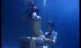Sexo subaquático: íris