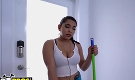 BANGBROS - Thicc Latina Maid Julz Gotti Cleaned My Lodgeing and My Cock