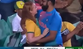 IND vs AUS hur får man a tillsammans in a cricket stadion