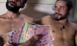 Dos Hot Heterosexual Latino Mejor Amigo Mochileros Pagado Efectivo Con Follar Uno Otro