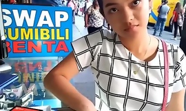 Linda adolescente filipina de culo de burbuja con un coño sin pelo follada duro