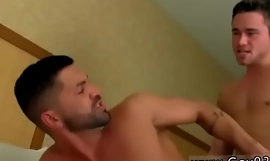 Laki-laki anak laki-laki gay porno A Meeting Dari Daging Di The Shower