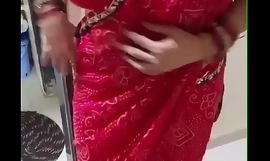 Hot bhabhi showing her boobs