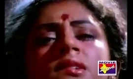 Sobhana hawt seksiä Idhussa Namma Aalu - YouTube