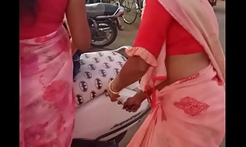 भारतीय सेक्सी चाची में साड़ी प्यारा गधा