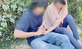 Hijab desi girl fucked in jungle yon her boyfriend
