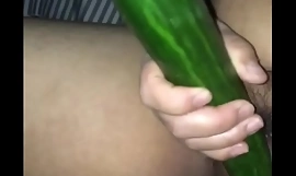 Bollywood Indian Desi get up wide يضع 14 inch cucumber up her pussy
