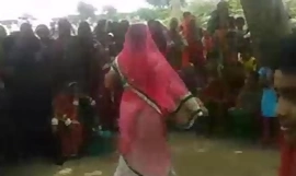 Bhabhiji Dancing On Bhojpuri Song In Gaon％28videomasti free porn video％29