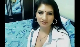 Sexy & lewd toffee-nosed jumble bhabhi home solitary talking on cam