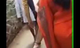 Cumshot overtreffend afwaswater Desi bhabhis ass in public
