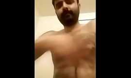 Video gay India perancangan desi yang gila seks dan berbulu b topeng jerking berbogel - Tapak Gay India