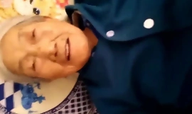 Kinesisk 75 år Bedstemor Creampie