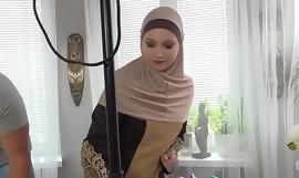 Muslimská očistná dcera byla za dokončení mise potrestána za neviditelného