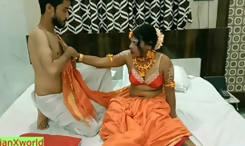 Indijski vrući kamasutra seks! Najnovije desi tinejdžerski seks s punom tragom zabavom