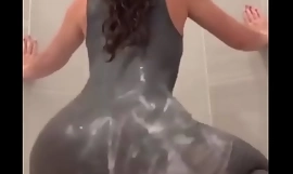 Big ass twerking in shower