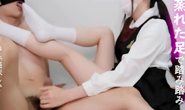 Handjob bulat sohib sekitar dengan mengganggu ajudan dari footjob bulat berkeringat kaus kaki. Jepang mencoba-coba lidah toleran
