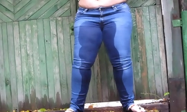 Duchas de ojos azules y farting en público al aire libre amateur charm compilation from chic bbw with big takes and hairy pussy