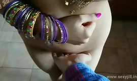 XXX saree tytär kiristetty strippiin haparoi ja vanha ylimielisesti isä desi chudai bollywood hindi parittelu video pov intialainen
