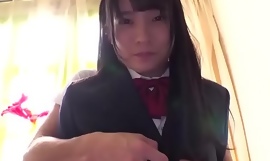 Jonge Japanse schoolmeid babe met kleine tieten geneukt - Aoi Kururugi