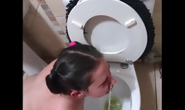 Pigtailed teen deepthroats dick after beastlike stewed to the gills on and licking get lower than bebeath one's toilet clean facet spitting and spanking