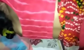Horny Sonam bhabhi, s seins pressant lécher la chatte et carte d'identité prendre hr saree par huby video hothdx