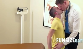 Twink Obsessed With His Doctor Keeps Visiting For Fake Reasons