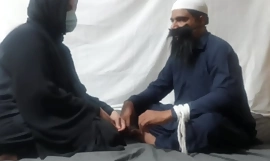 Pakistani Thurki Baba Ji trapped woman and fucked her