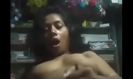 Бангладеш мастурбирует