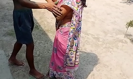 Heraldik finstere Saree Schöner bengalischer Bhabi-Sex in einem Holi (offizieller Film von Localsex31)
