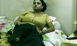 Ινδικό κρυφό ζευγάρωμα κολάζ varlet δίπλα στο όμορφο tamil bhabhi!! Το καλύτερο ζευγάρωμα στα δάχτυλα του καθενός saree decending viral