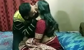 Индијски ккк милф бхабхи прави секс са мужем близу фрие