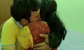 Heiße Bhabhi hat zum ersten Mal Sex mit dem schlauen Devar! Bhabhi-Sex