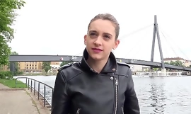 Tysk scout - anal för petite 18-åriga fusk tjej på street casting
