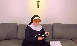 Söndagsinstruktör speciell knubbig nunna knullar krucifix -kort