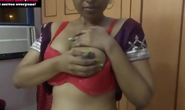 Mumbai Maid Horny Lily Hướng dẫn thủ dâm trong Sari bằng tiếng Hindi Tamil và tiếng Ấn Độ