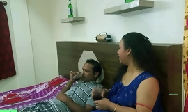 Desi Bangali Bhabhi heeft een hete echtgenoot nodig! Wanhopige hardcore hete seks! Duidelijke audio