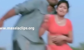 Kannada Pelakon Boobs dengan an kenaikan dari Navel Molested Video