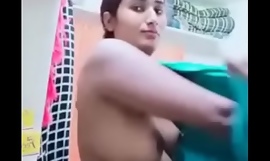 Swathi naidu nude enquanto troca vestido parte-2