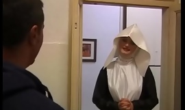 Извращенец монахиня